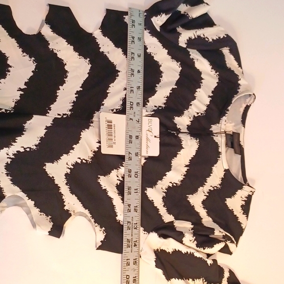 NEW! BLVD Collection black/white dress with side cut outs 5418 - Picture 10 of 13